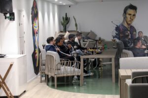 photo_5875015597773931128_y